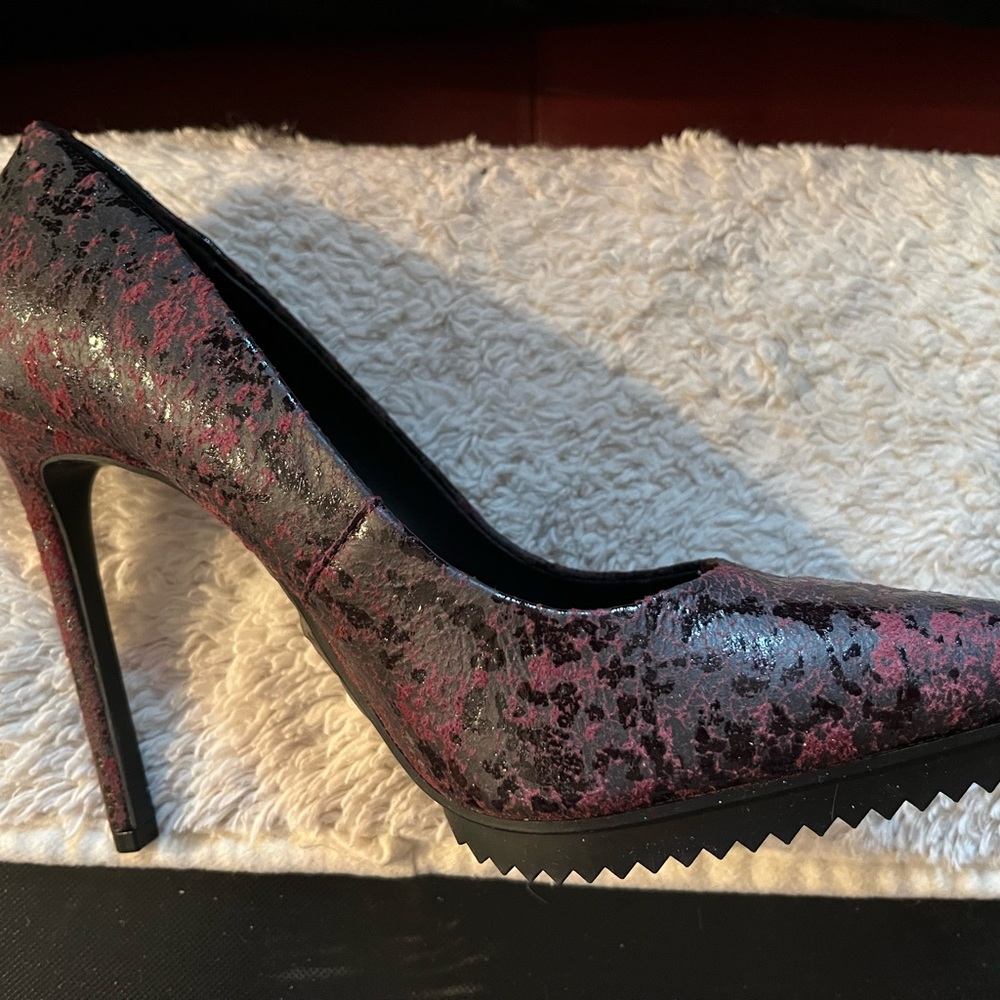 Brand new in box DKNY